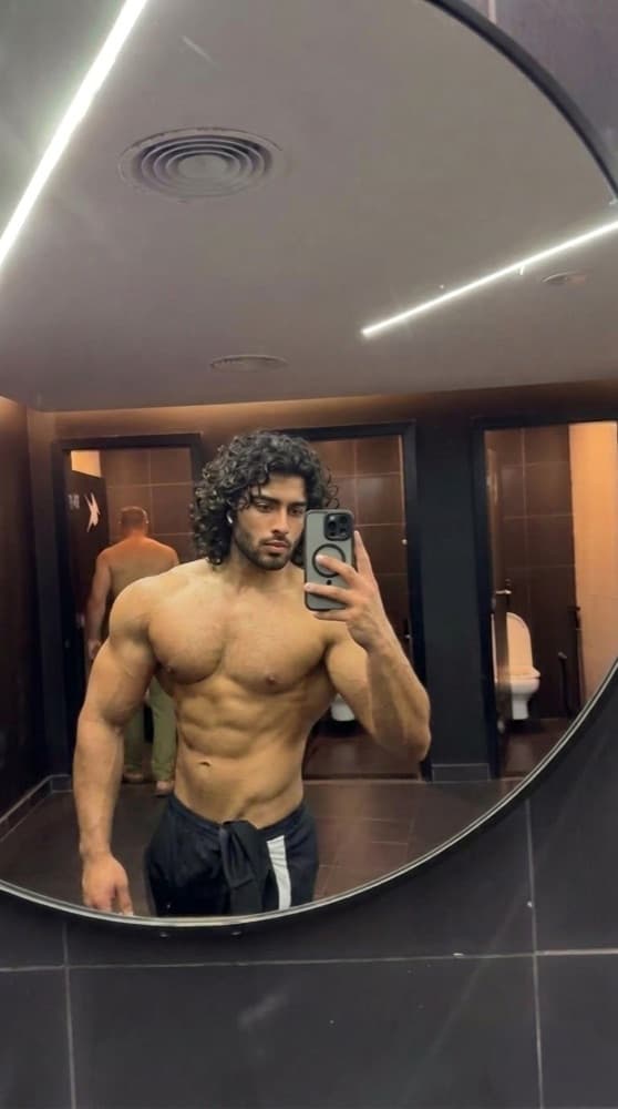 AI preview: Men's physique rendered on the same photo